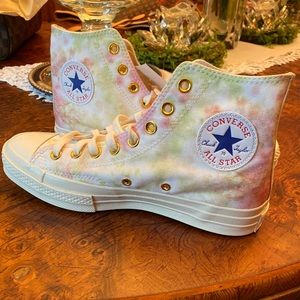 Milly Bobby Brown Converse